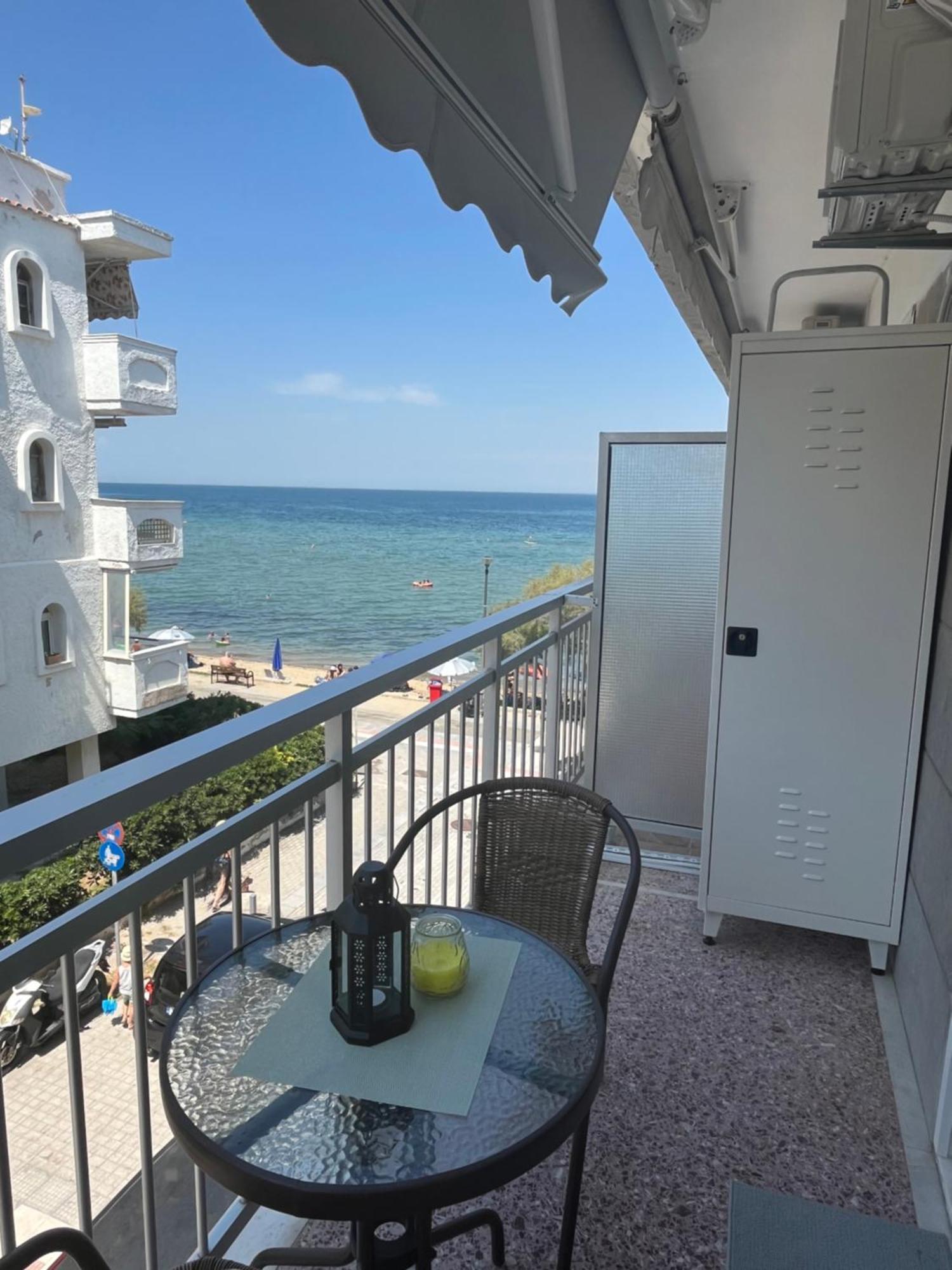 Irene Beach Front Luxury Suite Peraia  Екстер'єр фото